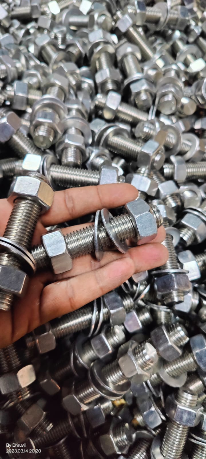 You are currently viewing What is Grade 2 titanium Fastener?